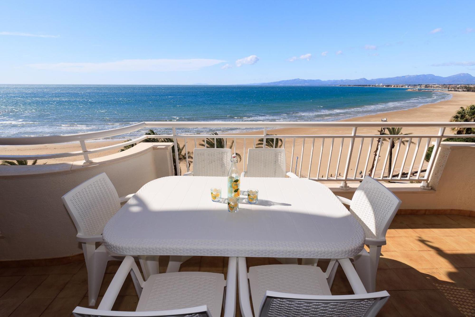Uhc Santillana Family Complex Salou Exterior foto